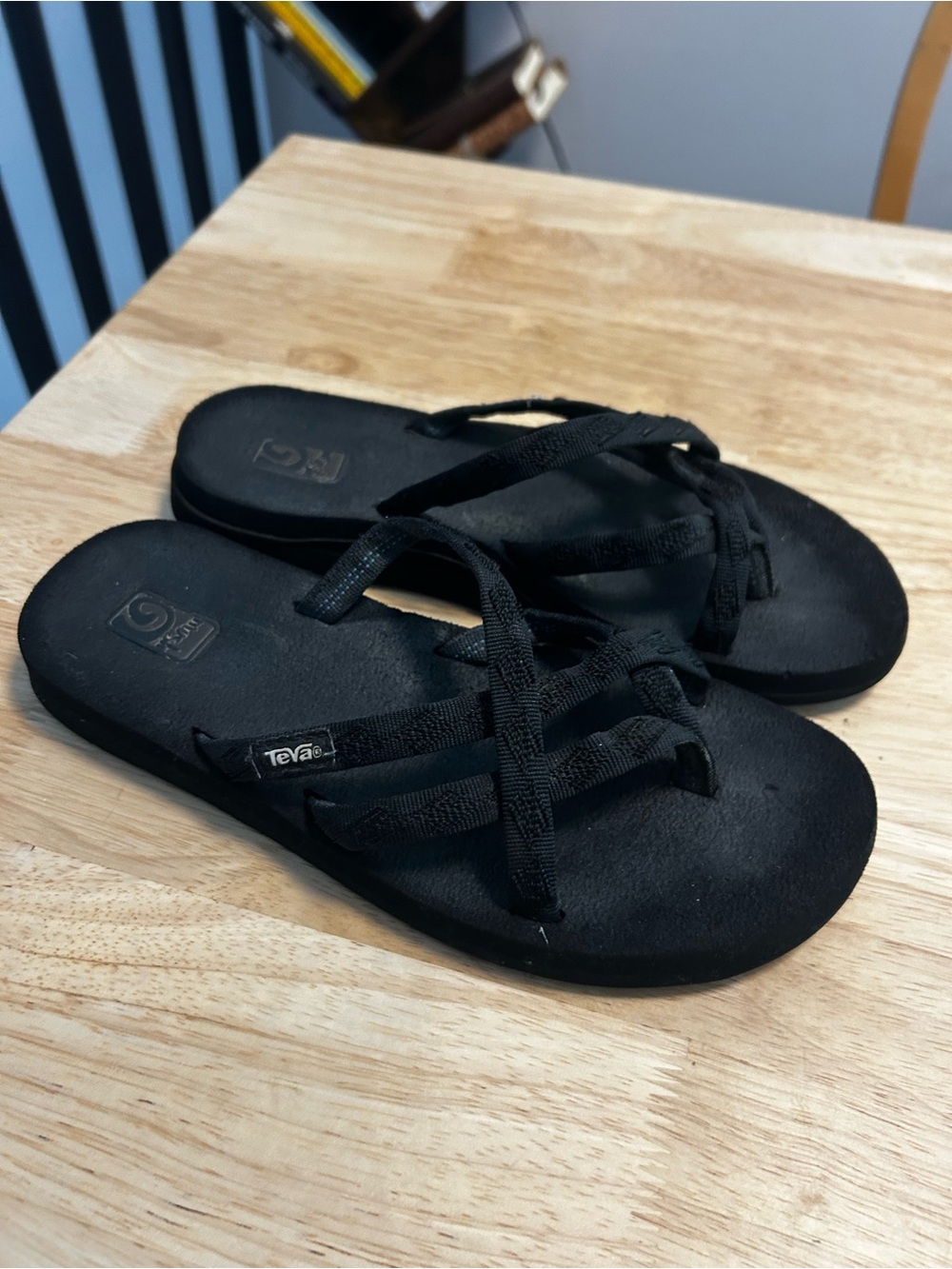 Teva Women's Olowahu Flip-Flop Sz 7